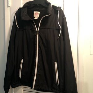 Lightweight rain jacket / windbreaker